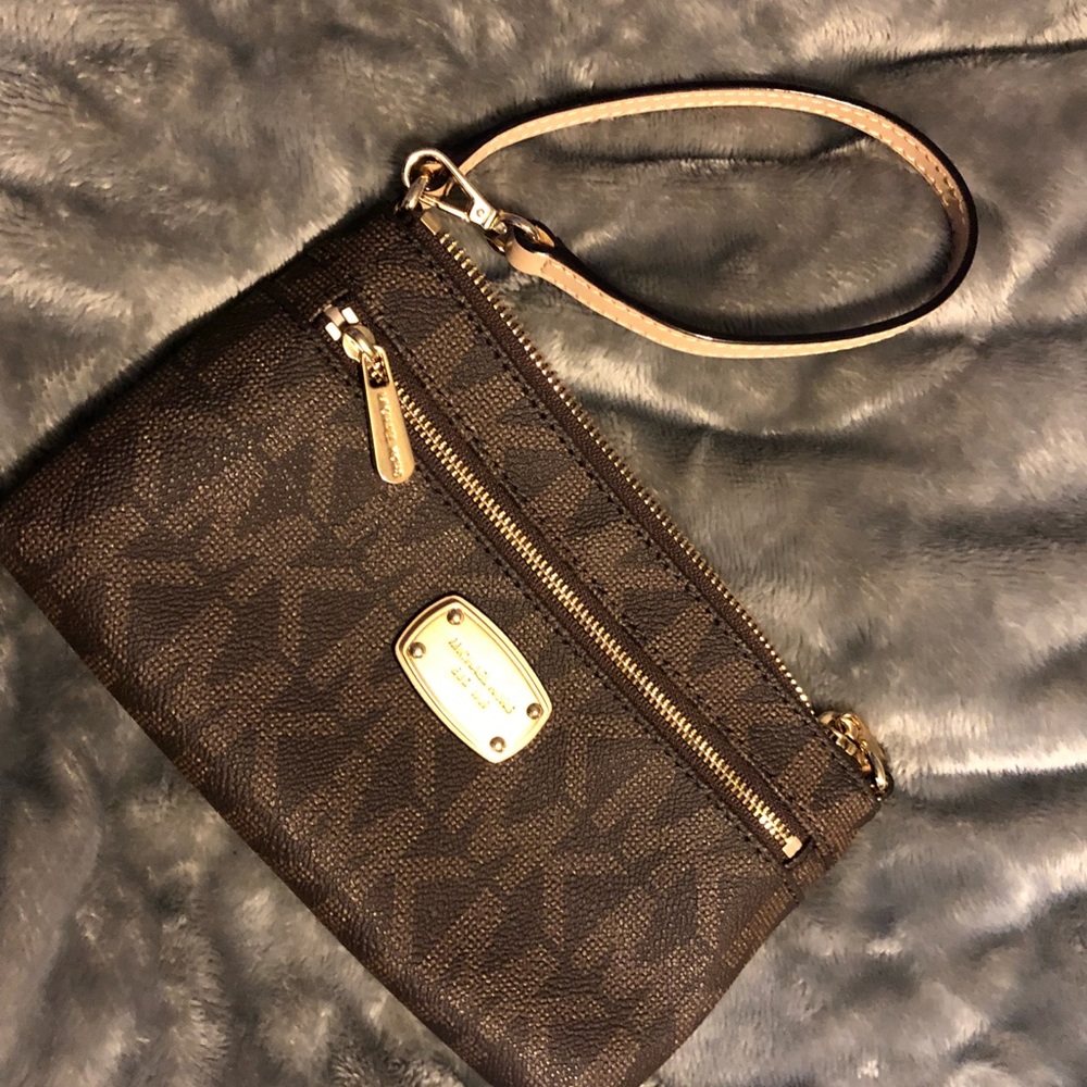 Michael Kors Jet Set Wristlet- Brown